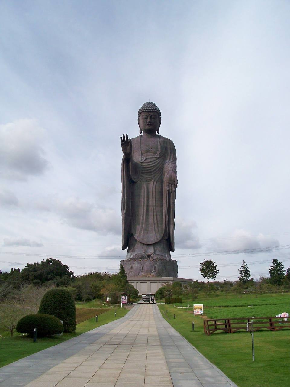 El gran Daibutsu de Ushiku